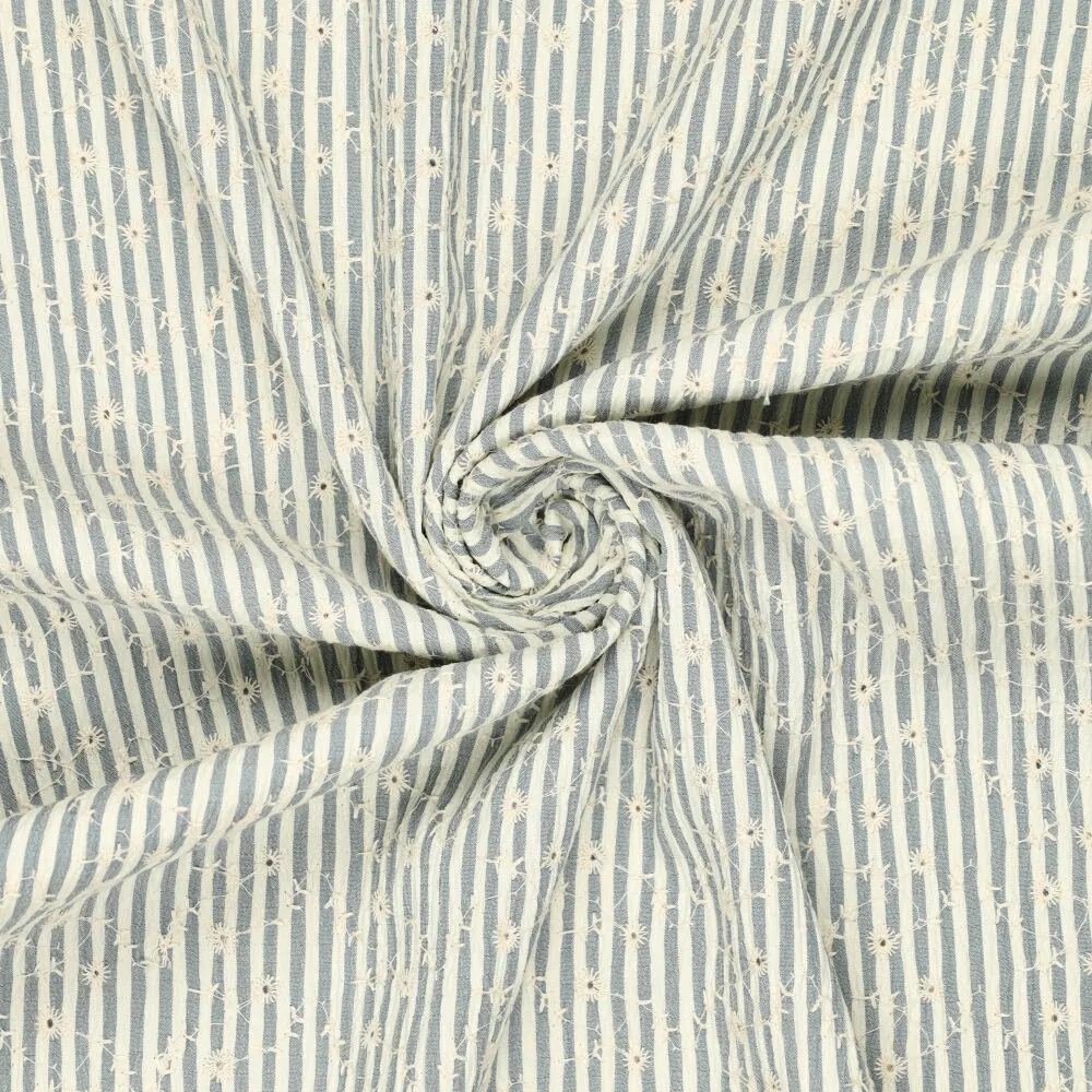 22672 Crinkle Celine Flower Embroidery